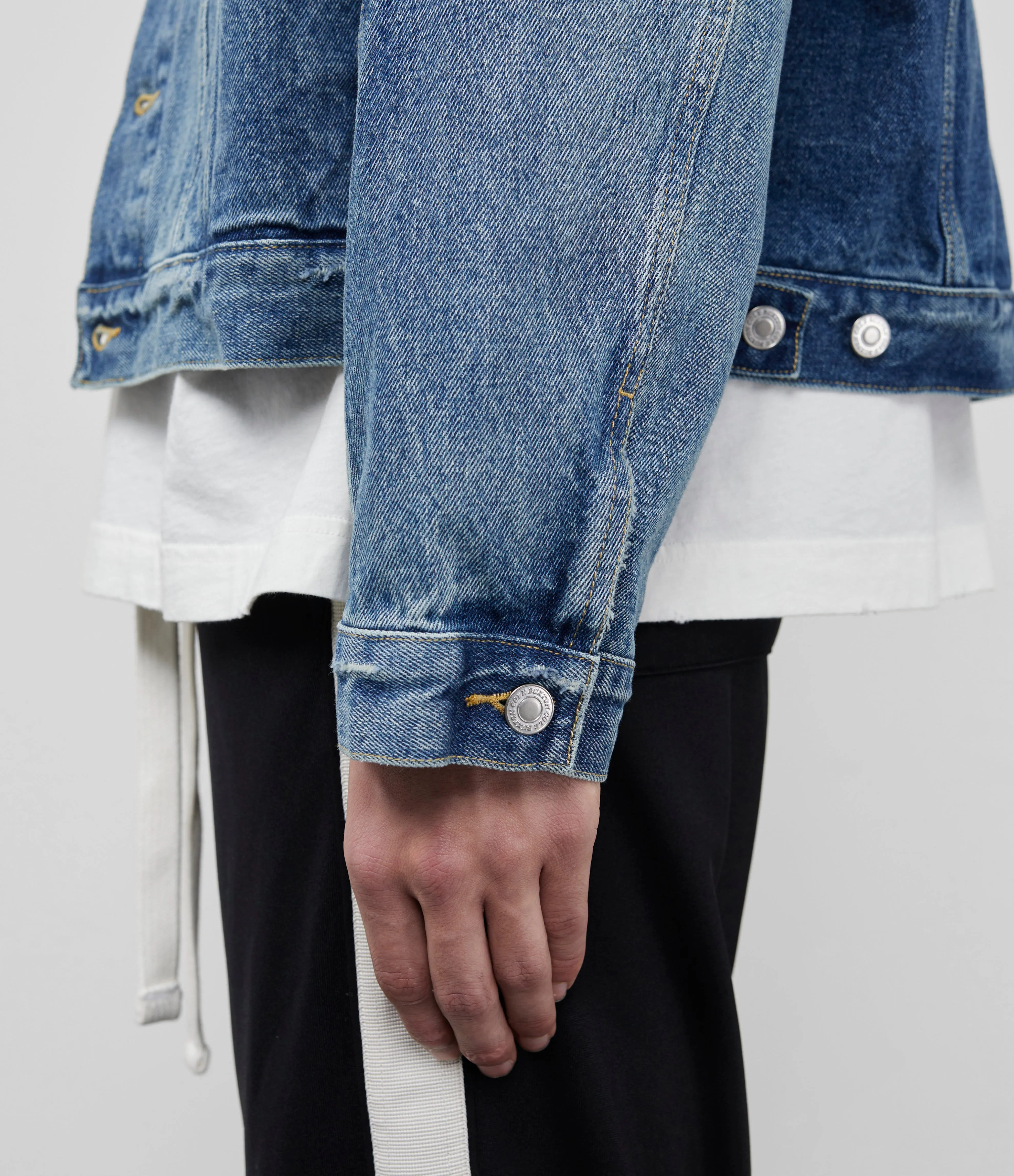 CROPPED DENIM JACKET