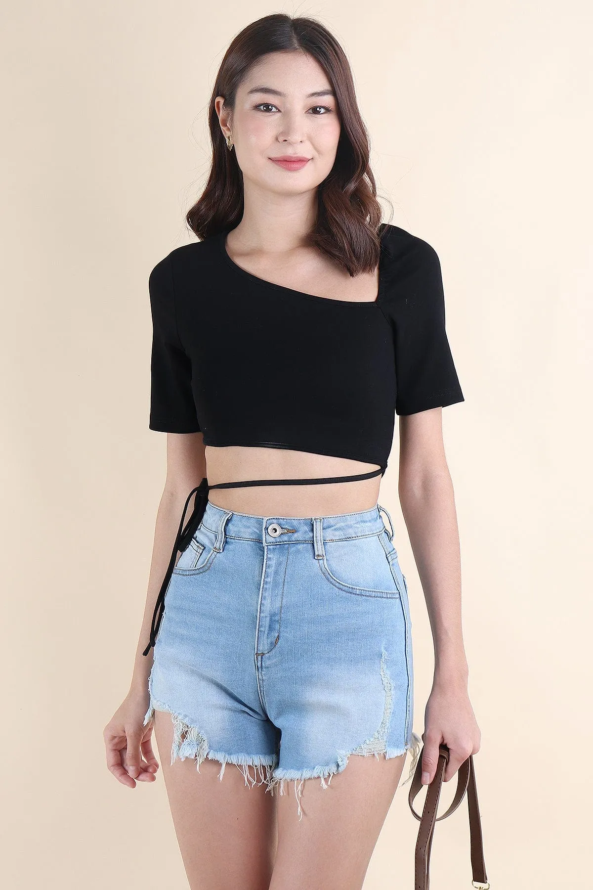 EVERDEEN TOGA TOP IN BLACK