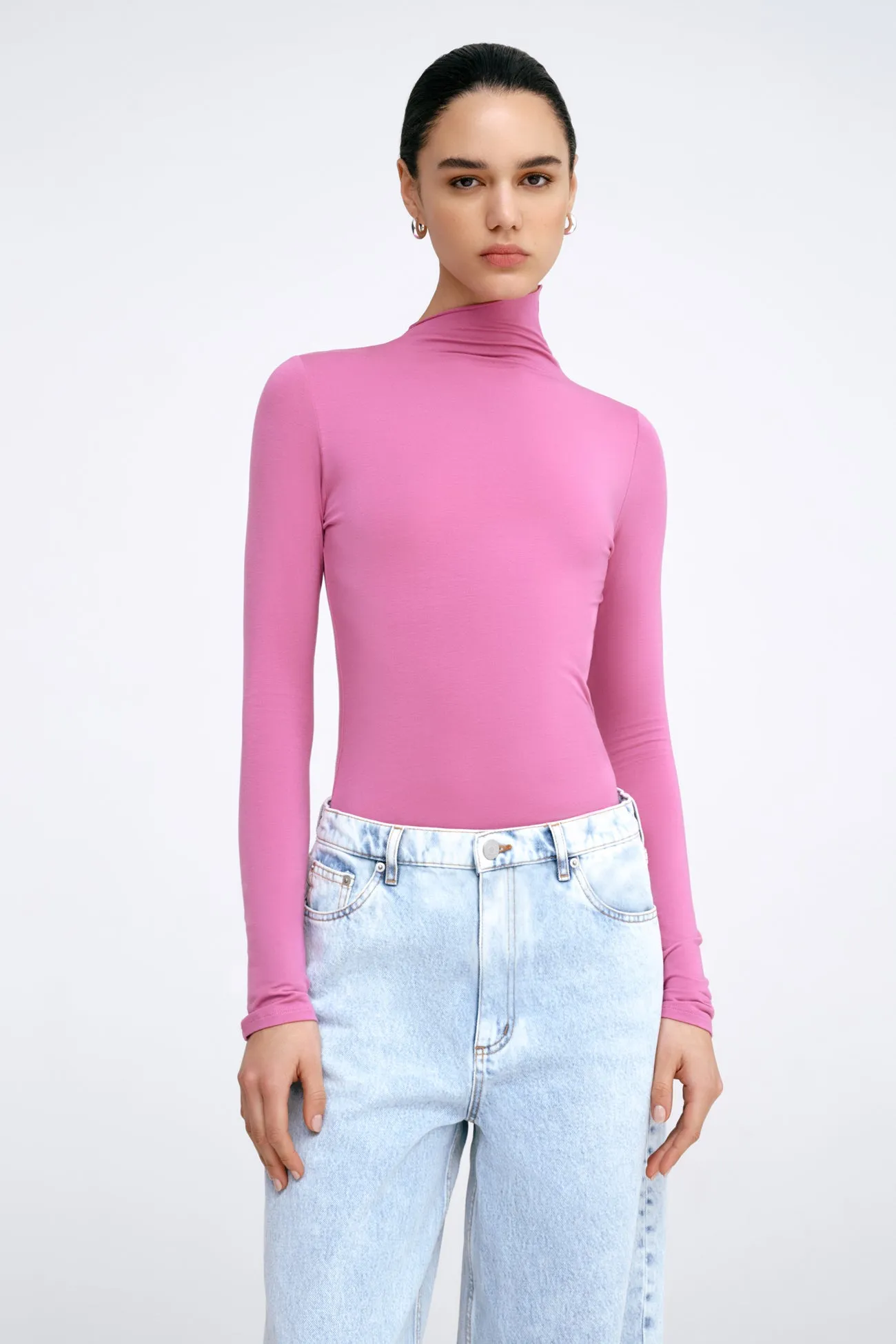 Sure, Id be happy to help optimize the title. To do that effectively, Id need a bit more information about the product itself, such as its features, materials, style, and intended use. Could you please provide more details about the Ilana Top?