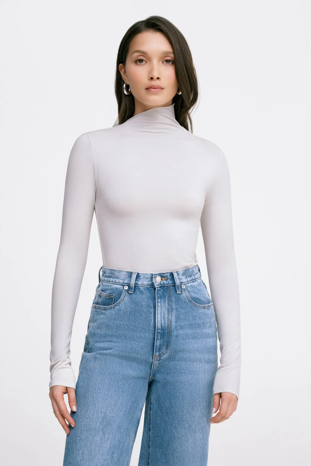 Sure, Id be happy to help optimize the title. To do that effectively, Id need a bit more information about the product itself, such as its features, materials, style, and intended use. Could you please provide more details about the Ilana Top?