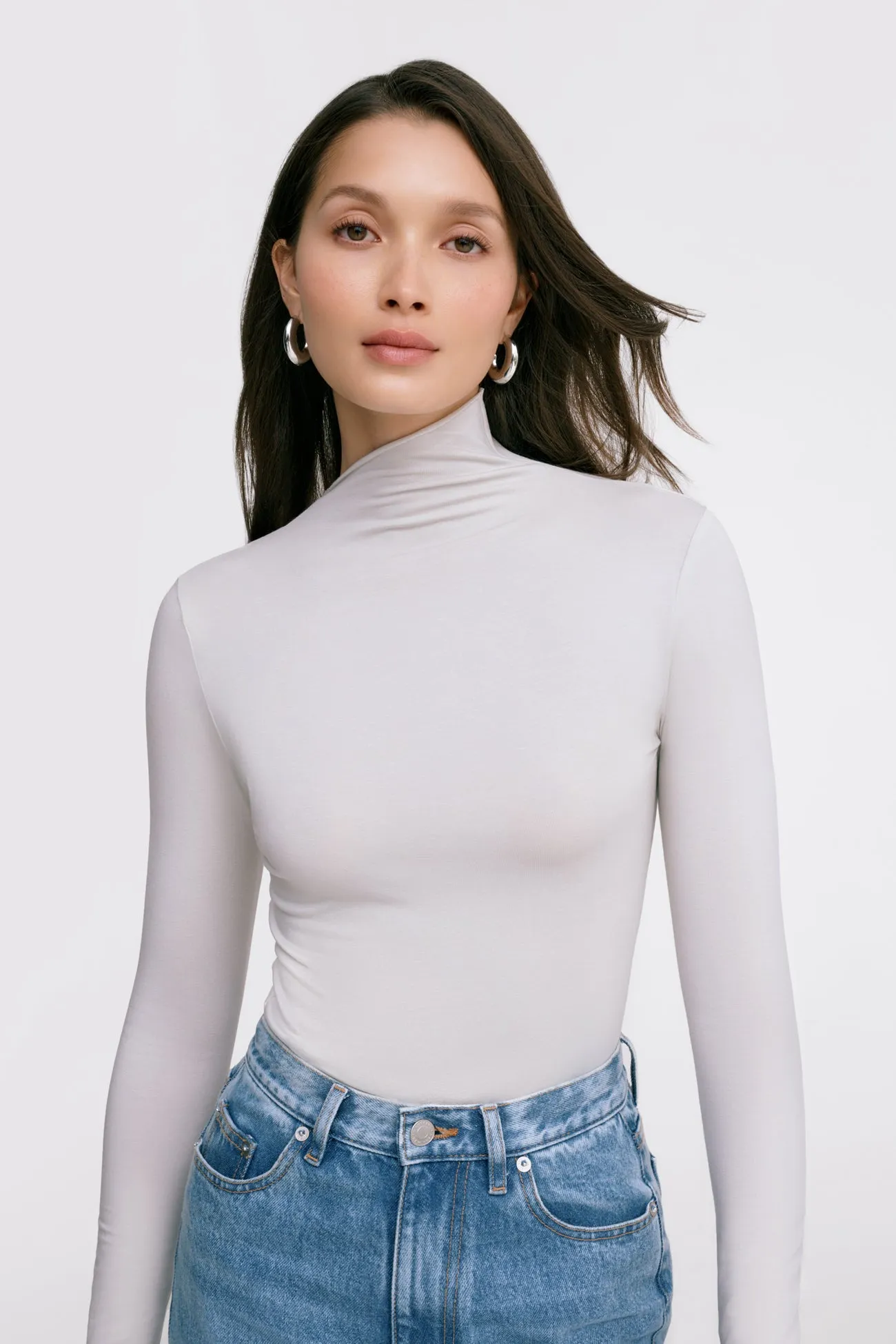 Sure, Id be happy to help optimize the title. To do that effectively, Id need a bit more information about the product itself, such as its features, materials, style, and intended use. Could you please provide more details about the Ilana Top?