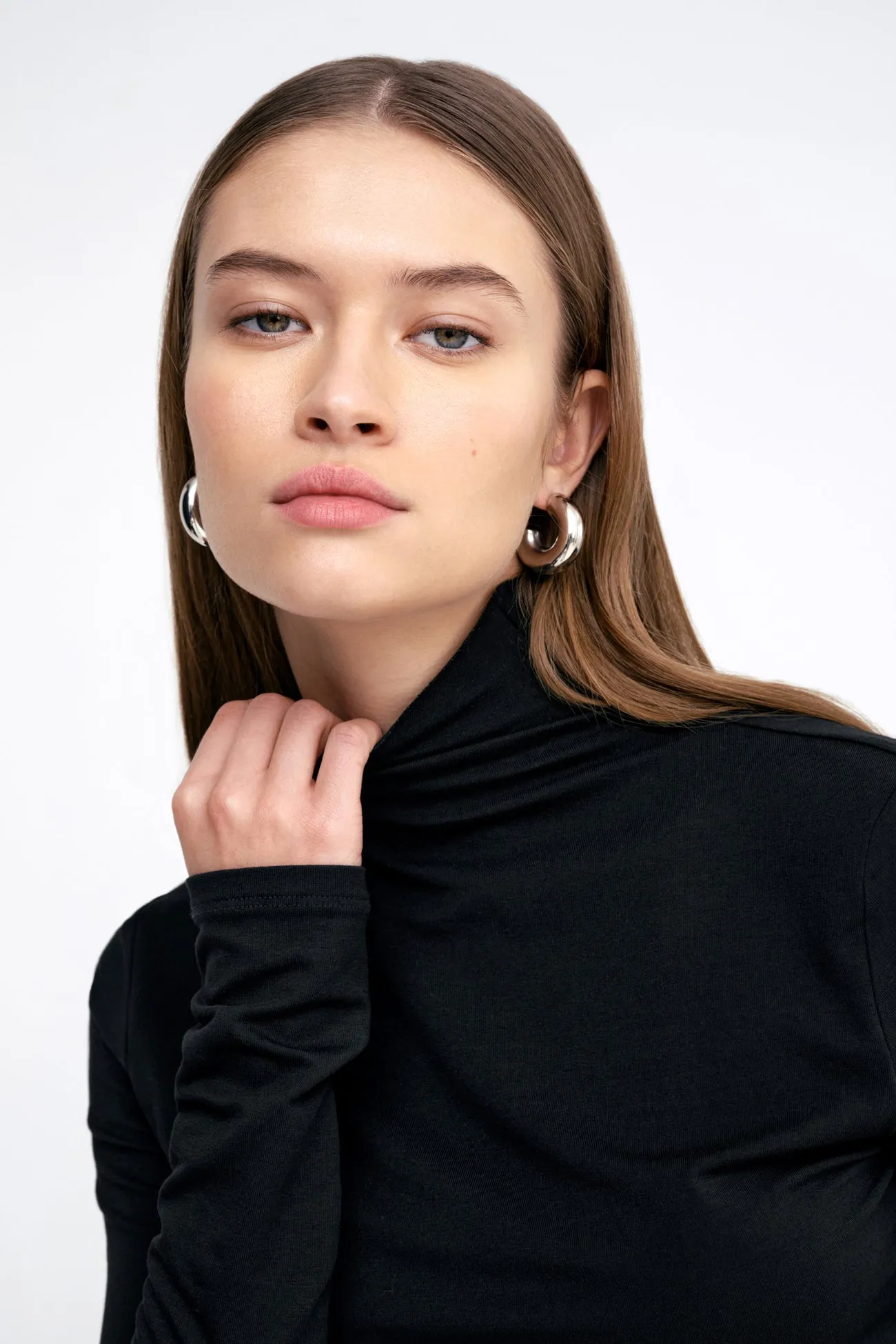 Sure, Id be happy to help optimize the title. To do that effectively, Id need a bit more information about the product itself, such as its features, materials, style, and intended use. Could you please provide more details about the Ilana Top?