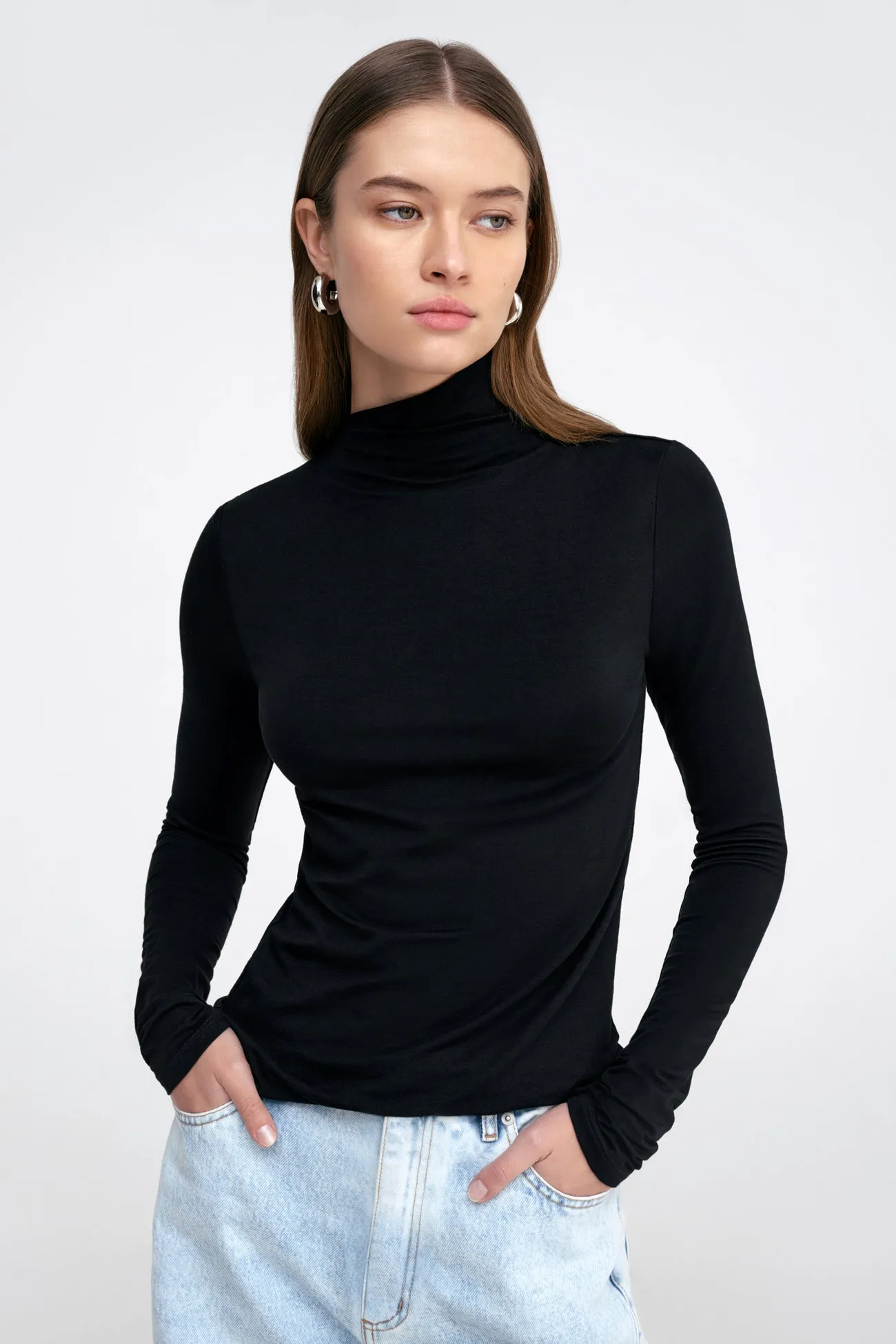 Sure, Id be happy to help optimize the title. To do that effectively, Id need a bit more information about the product itself, such as its features, materials, style, and intended use. Could you please provide more details about the Ilana Top?