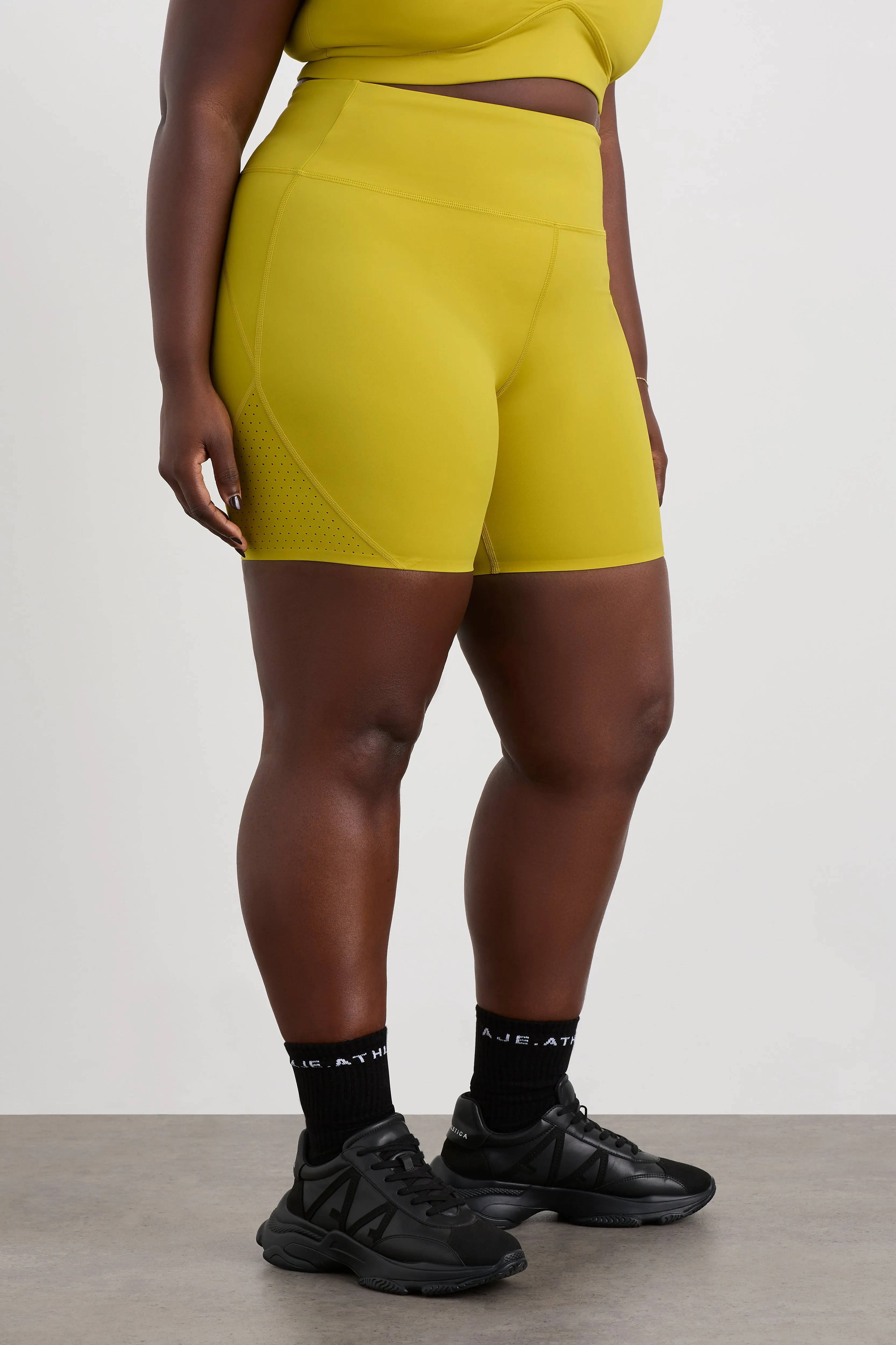 Perforated Hem Mid Length Short 601