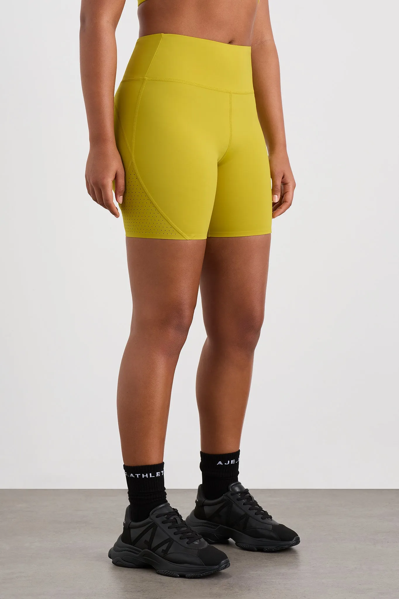 Perforated Hem Mid Length Short 601